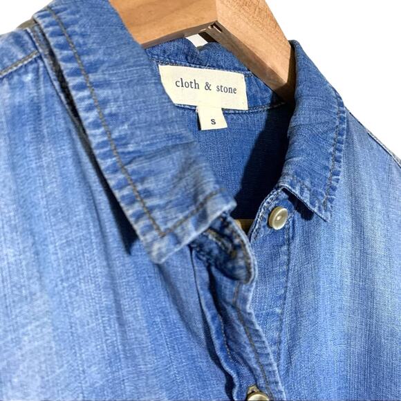 Cloth & Stone Distressed Chambray Fade Button Down Collared Shirt Blue Small - Picture 7 of 9